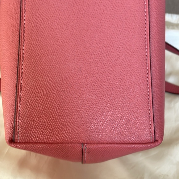 GUC - Coach Salmon Pink Tote - Picture 5 of 13